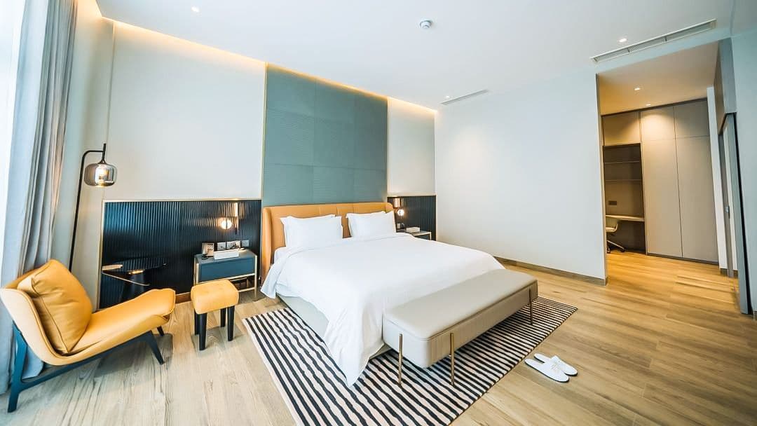 Rooms and suites