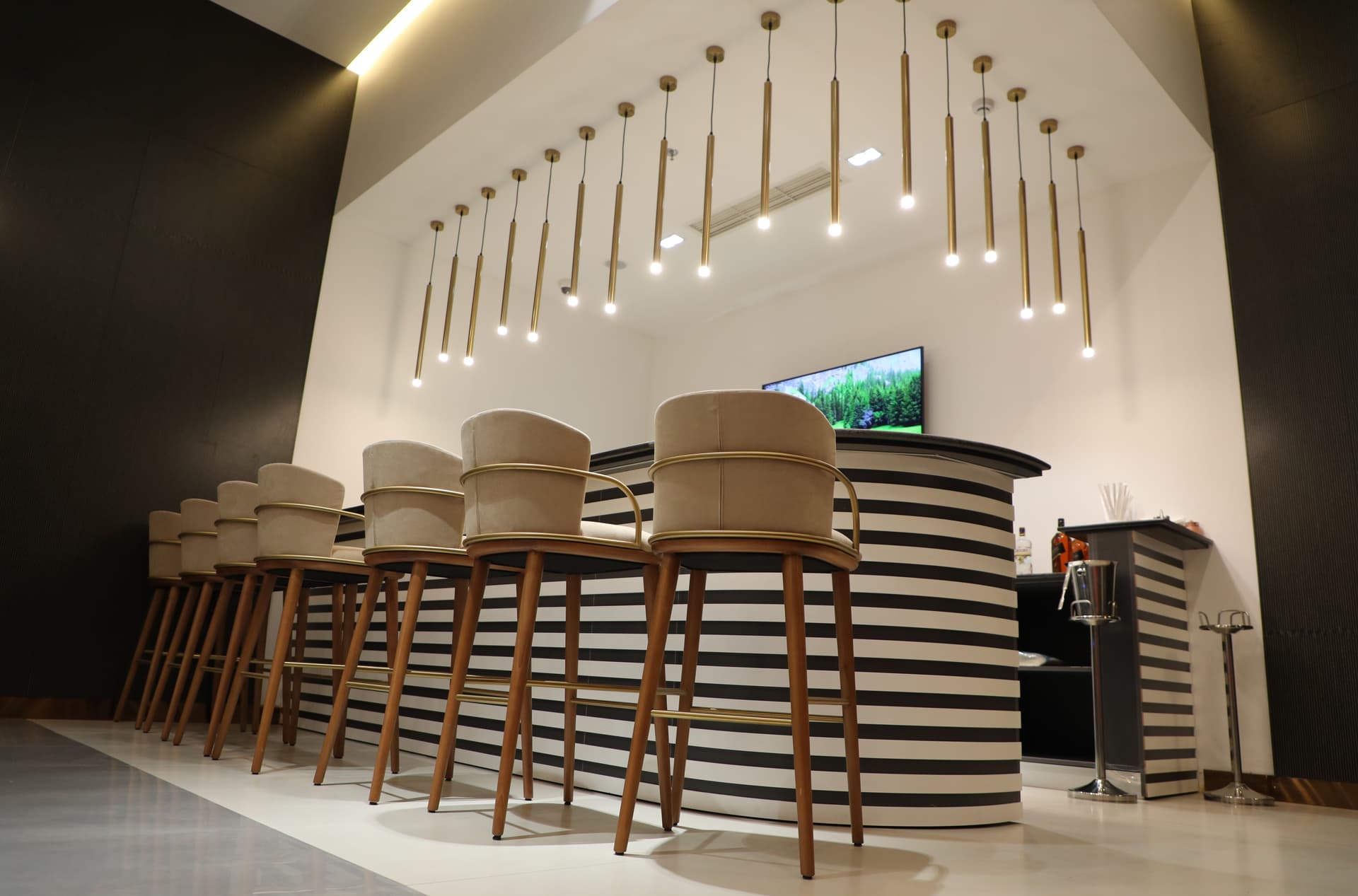 bar and lounges