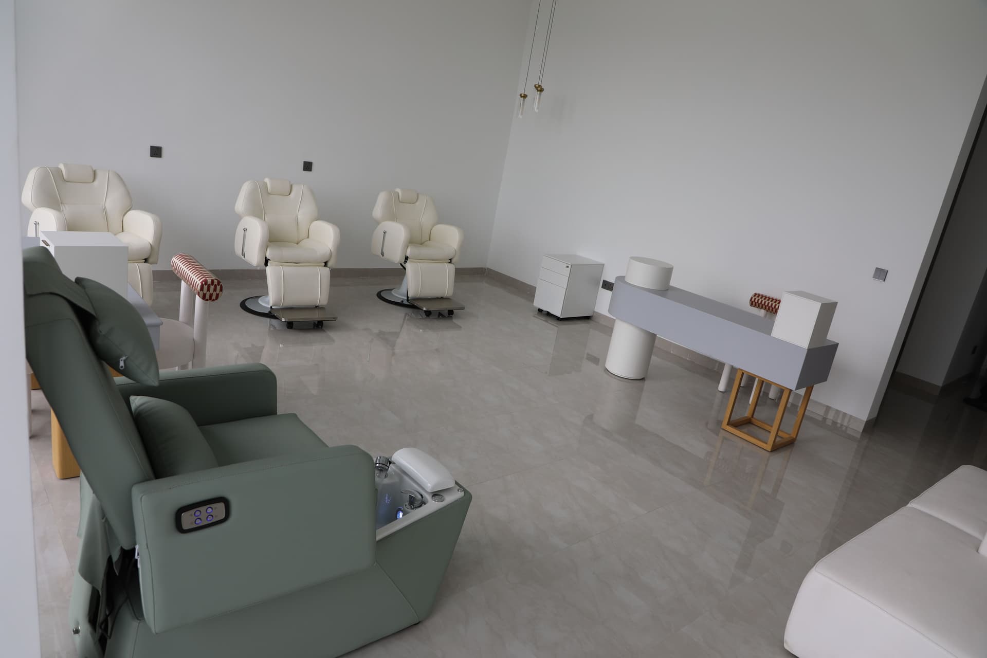 Hair & Beauty Salon
