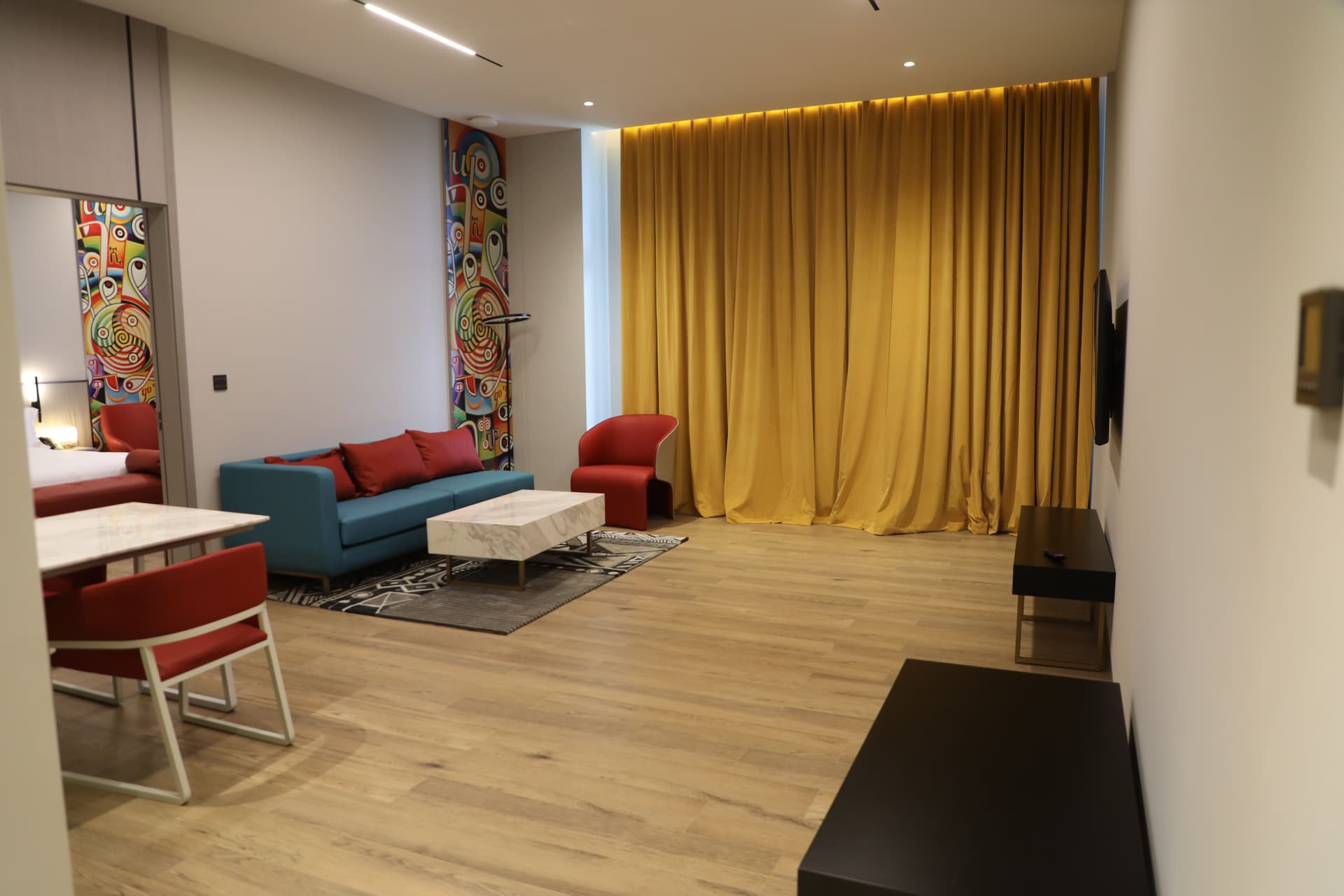 Deluxe Lake Room